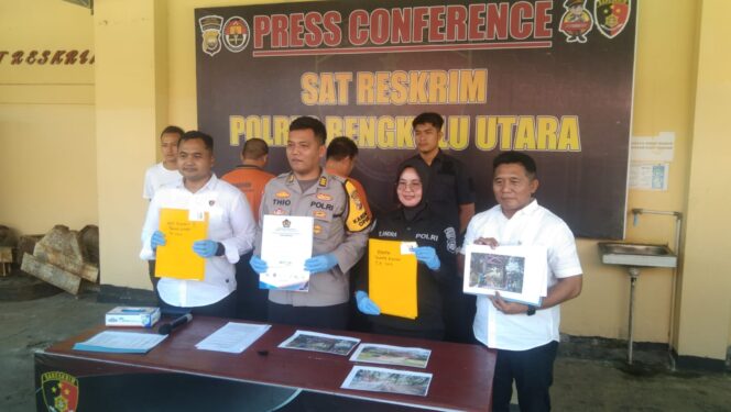 
 Korupsi DD, Kades Dan Anak Di Tahan Polisi