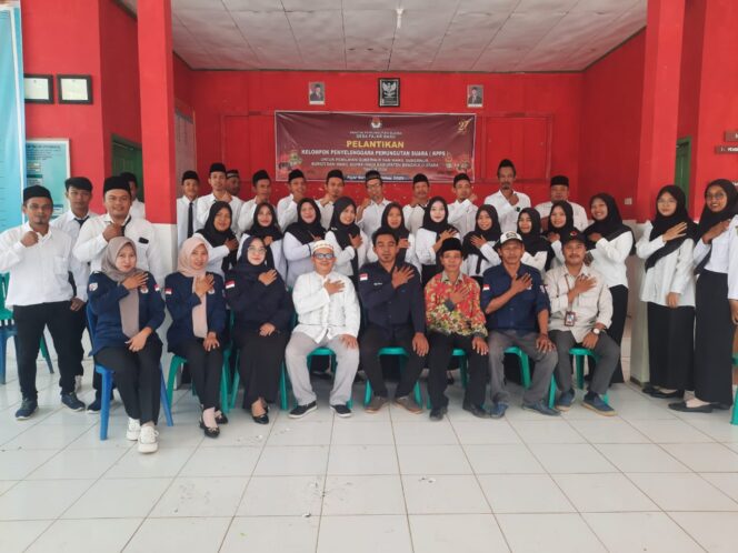 
 Wagiman Kepala Desa Fajar Baru Hadiri Pelantikan dan Pengambilan sumpah jabatan 28 Petugas KPPS