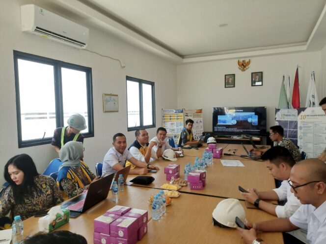 
 Bappelitbangda Gelar Rapat Di Ruangan Pembangunan Pasar Termegah Bengkulu Utara 