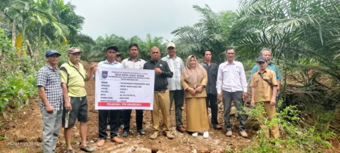 
 Pemdes Kota Lekat Mudik Pra Pelaksana Titik Nol Pembangunan Rabat Beton